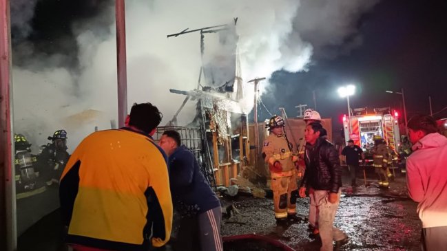 Nueve personas fallecieron en incendio en una toma de Alto Hospicio