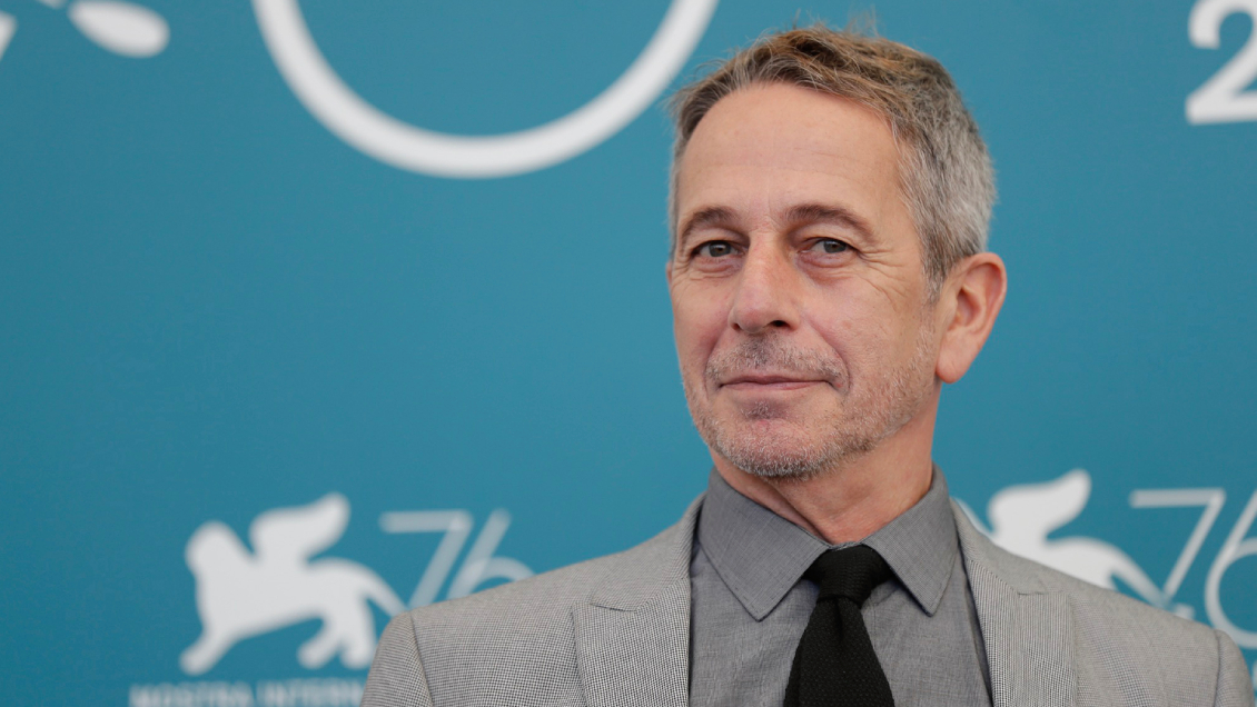 Alfredo Castro reculó y admite que TVN sí le pagó por retransmisiones de teleseries