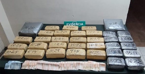 Seis detenidos por tráfico de drogas en dos procedimientos de Carabineros en Colchane