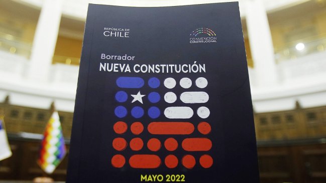 Con mención al estallido social y a un país con varias naciones: Comisión aprobó el preámbulo de la nueva Constitución