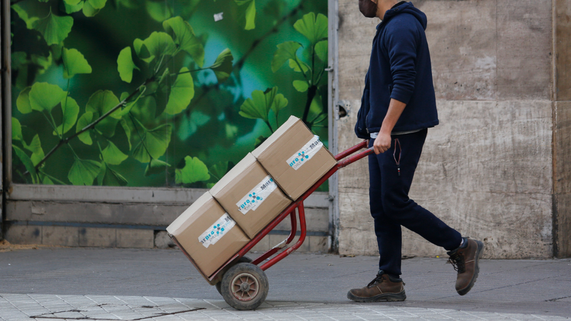 INE: Tasa de desempleo entre febrero y abril llegó a un 7,7%