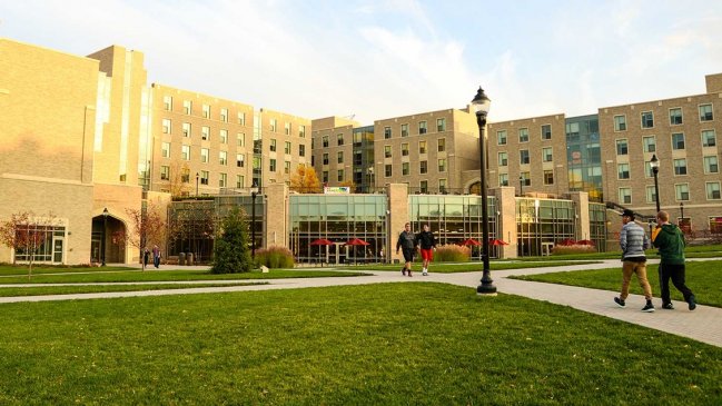 Mujer murió y dos personas resultaron heridas en tiroteo en universidad de Luisiana