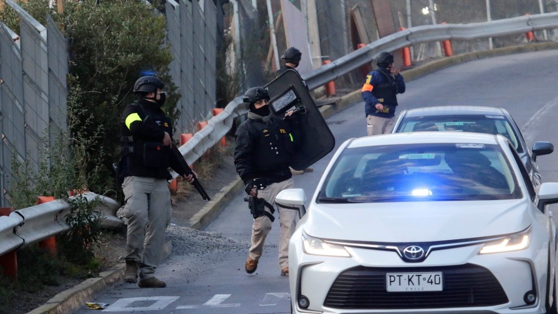 Al menos 20 detenidos en masivo operativo antidrogas en Lo Barnechea