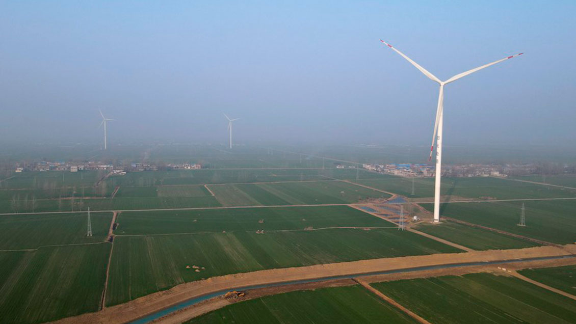 China busca producir 3,3 billones de kWh de energía limpia anual en 2025