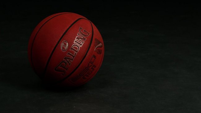 Profesor de básquetbol afronta juicio por abusos sexuales contra 10 víctimas