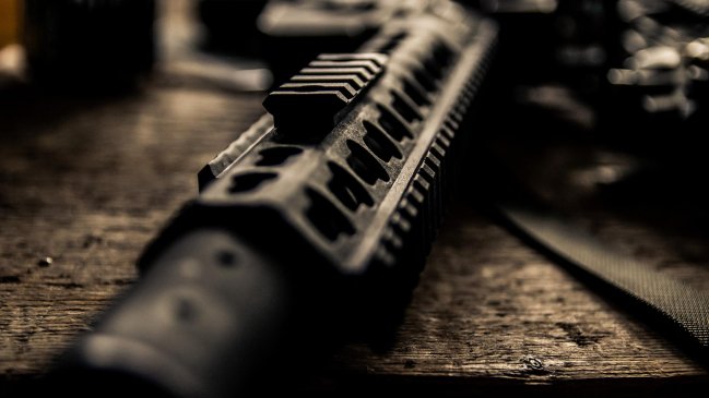 Nueva York eleva a 21 años la edad mínima para comprar rifles semiautomáticos