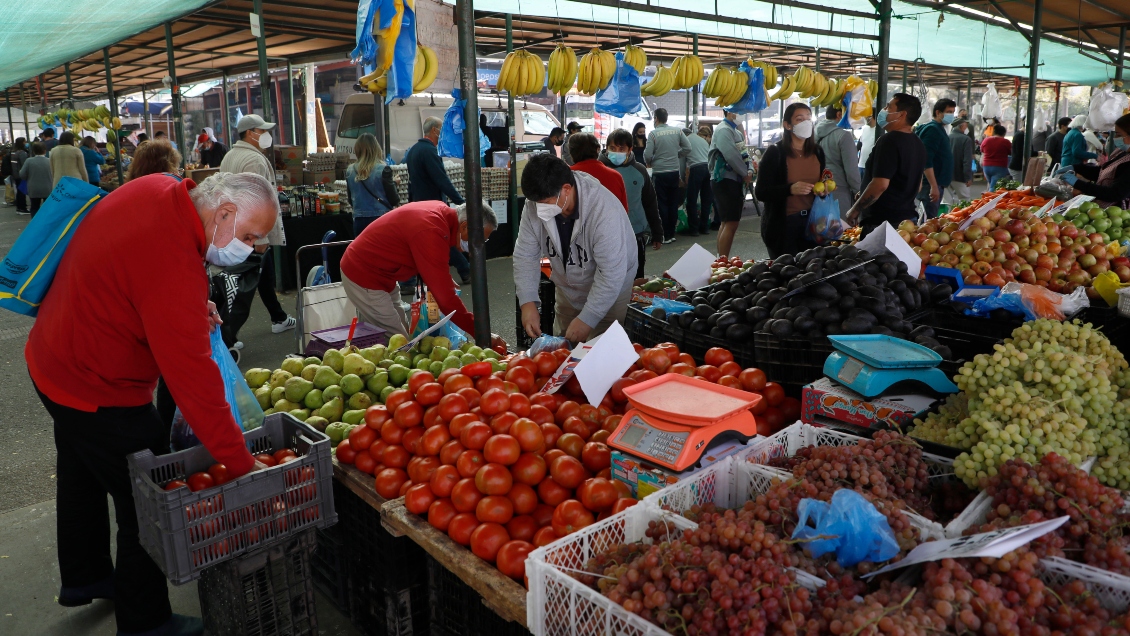 Precios de alimentos en ferias libres están entre 45% y 60% más baratos que supermercados