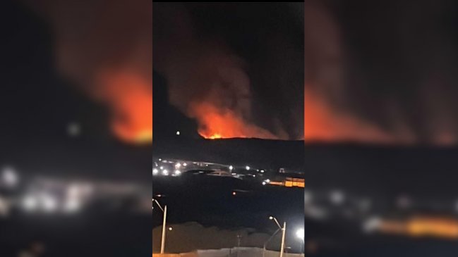 Suspenden clases en colegios municipales por gran incendio en ex vertedero de Antofagasta