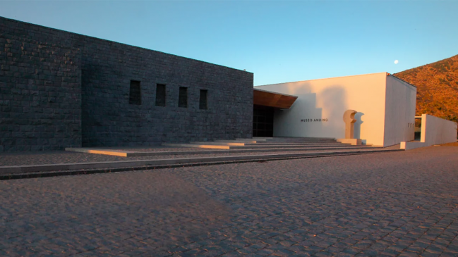 Investigan robo de piezas precolombinas de oro desde museo de Buin