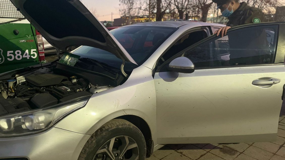 Víctima recuperó en Curicó su auto robado en Valparaíso: Lo vendían por redes sociales