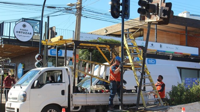 Pichilemu actualiza su red semaforizada y podrá ser incorporada al monitoreo de tránsito