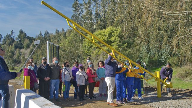 Penco cerró camino público que ha sido abarrotado por toneladas de basura