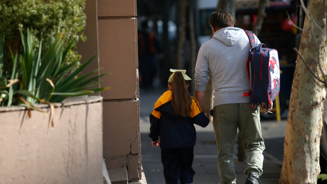 Defensora de la Niñez pide adelantar vacaciones sólo en regiones bajo situación sanitaria crítica