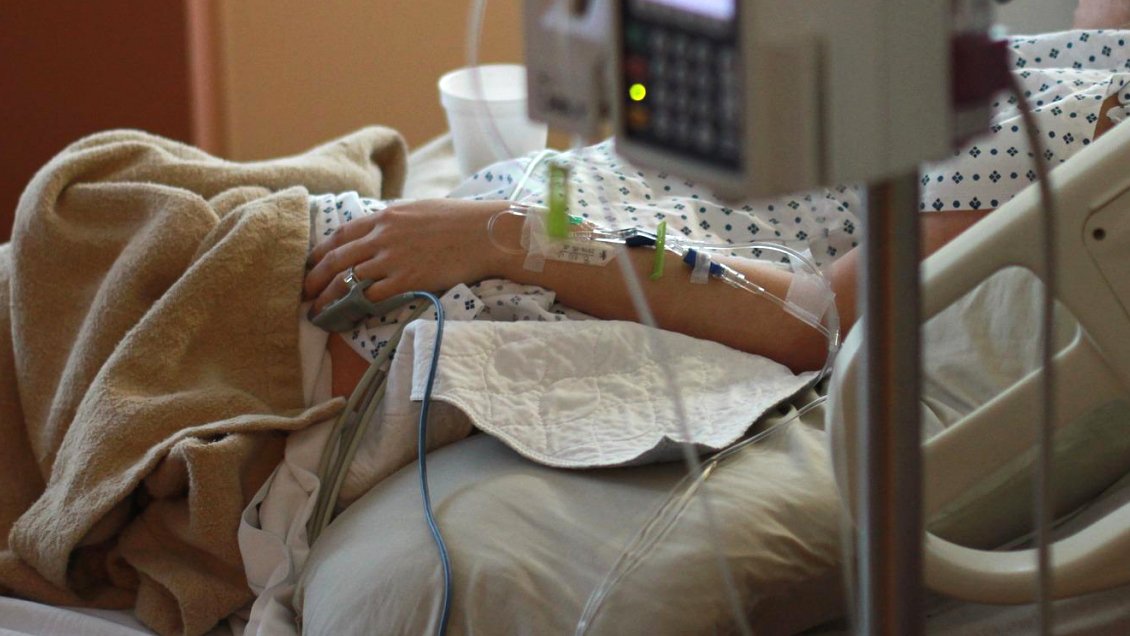 Mujer recibirá 100 millones por muerte de hija durante parto en el Hospital de Arica