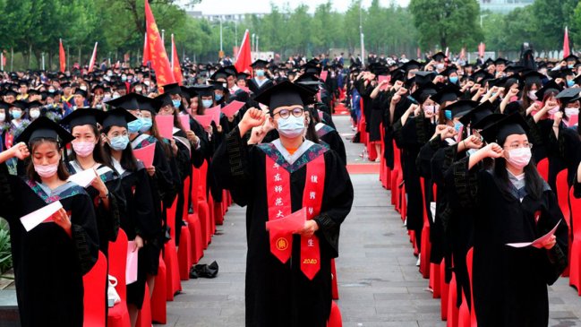 Shanghai adopta medidas para promover empleo de recién graduados