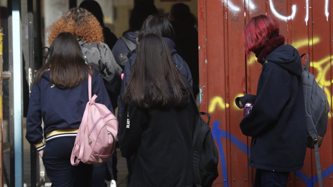 Profesor de básquetbol fue condenado a 12 años de cárcel por abusos contra sus alumnas