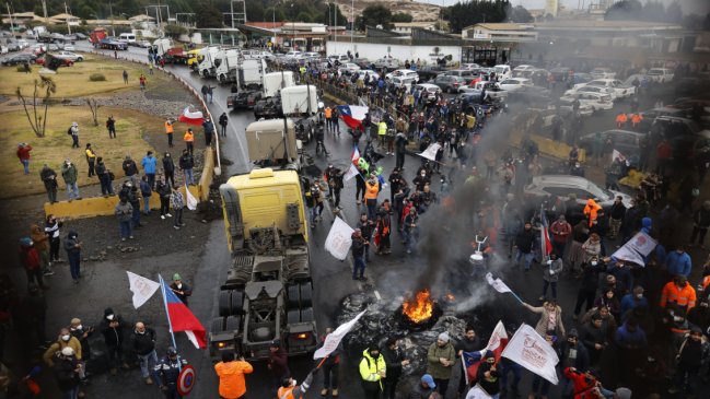 Cerca de 45.000 trabajadores adhieren al paro de Codelco y Gobierno llama al diálogo