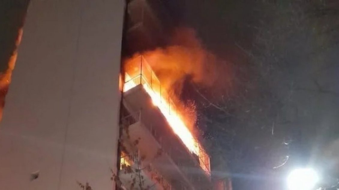 Incendio en edificio de Buenos Aires dejó cinco fallecidos