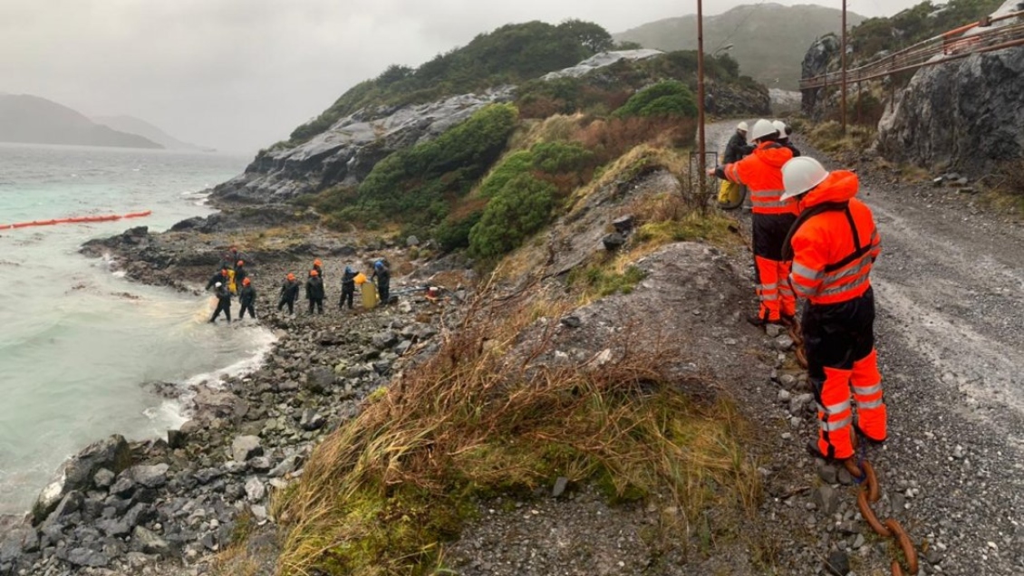 Pescadores exigieron millonaria indemnización por derrame de combustible en la Isla Guarello