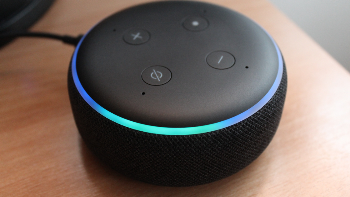Amazon anunció que Alexa podrá imitar las voces de familiares fallecidos