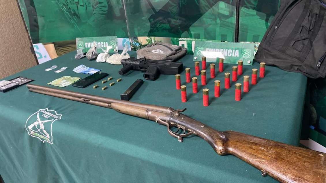 Incautan subametralladora a fogueo adaptada para el disparo en operativo antidrogas de Quilpué