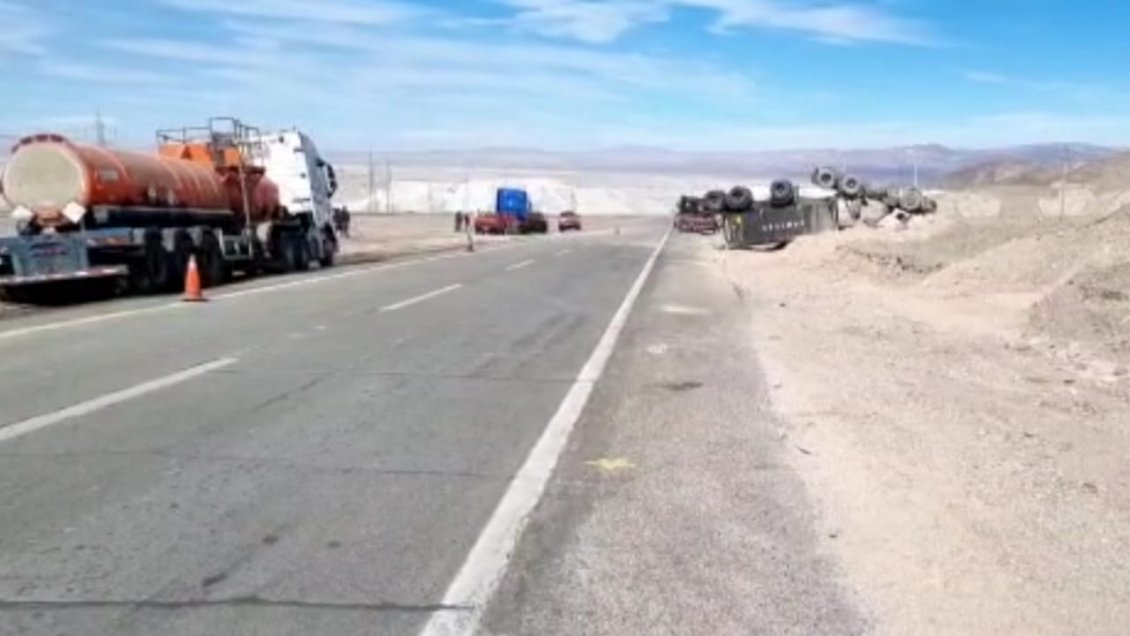 Camionero murió en accidente carretero cerca de Calama