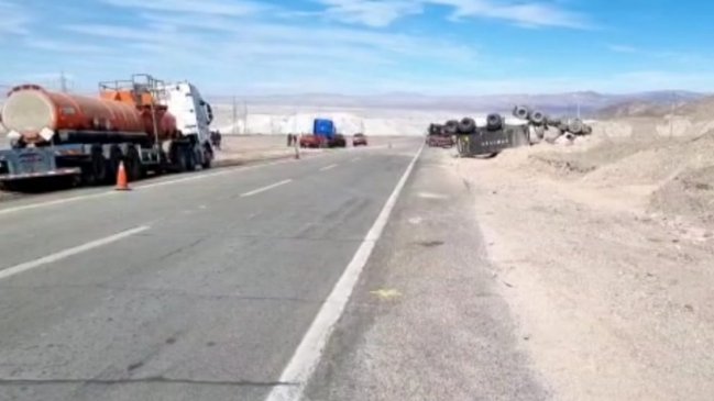 Camionero murió en accidente carretero cerca de Calama