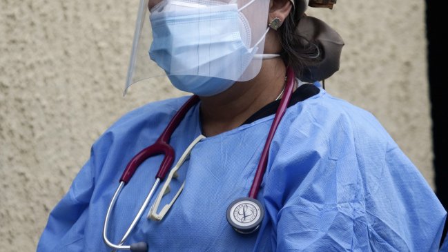 Las Condes: Enfermera fue apuñalada tras salir de su turno en Clínica Cordillera