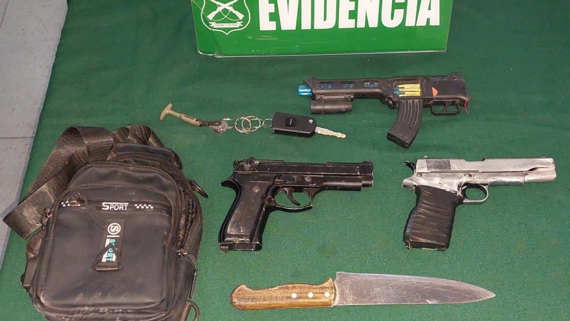Carabineros detuvo a tres sujetos tras robos a locales comerciales en Alto Hospicio