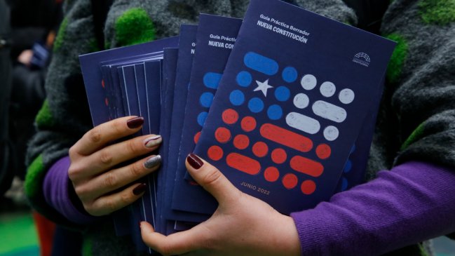 Acto de cierre de la Convención: Ya hay mil impresiones del borrador, 10 de ellas de 