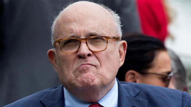 Jurado citó a declarar a Giuliani en una investigación penal contra Trump