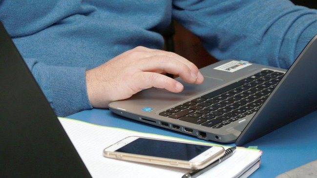 Resolución: Teletrabajadores no deben responder requerimientos de sus empleadores en tiempos de desconexión