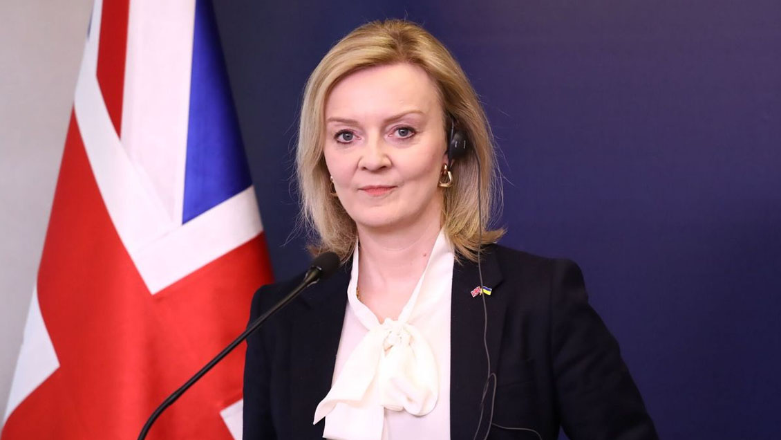 La jefa de la diplomacia británica presentó su candidatura para reemplazar a Boris Johnson