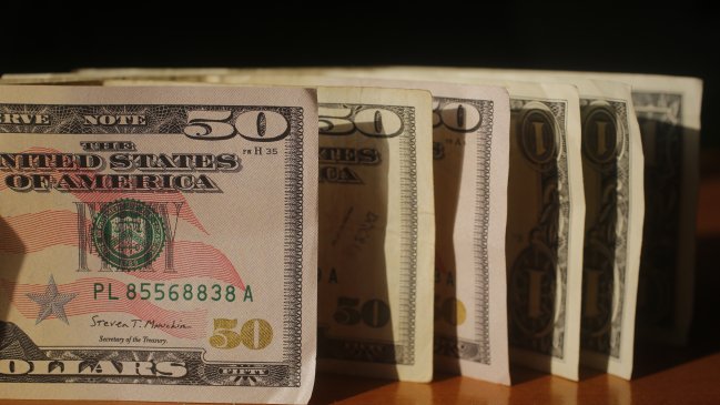 El dólar sigue al alza y alcanzó los 1.026 pesos