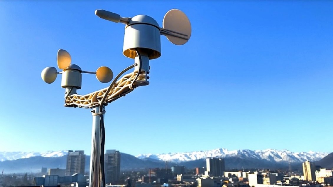 Estudiante de Ingeniería UOH crea estación meteorológica con materiales de bajo costo