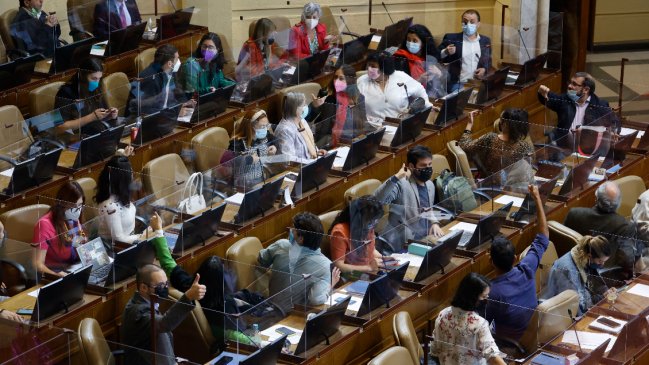 El FA no ve factible la creación de una sola coalición de Gobierno con el Socialismo Democrático