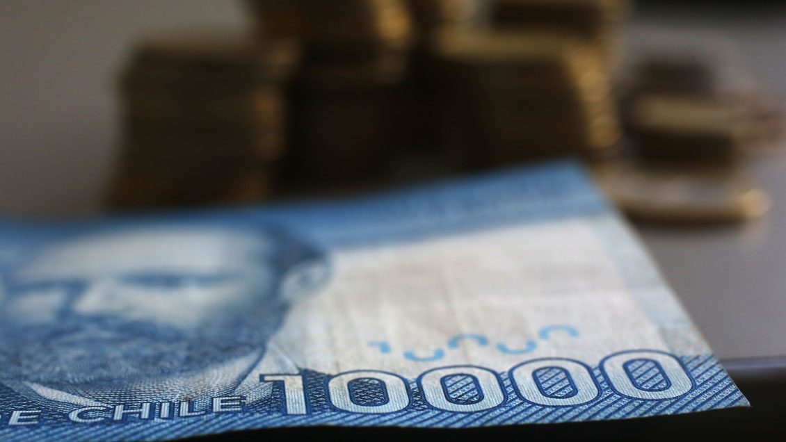 Congreso despachó a ley el bono de invierno y la extensión del postnatal