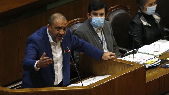 Ministro de Educación defendió extensión de vacaciones en la Cámara: 