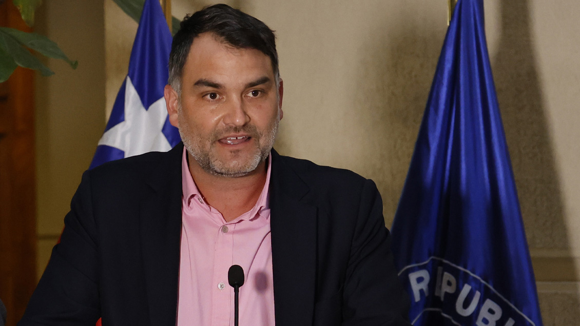 La UDI pidió al Gobierno la mitad de los textos que gestionó de la nueva Constitución para repartirlos