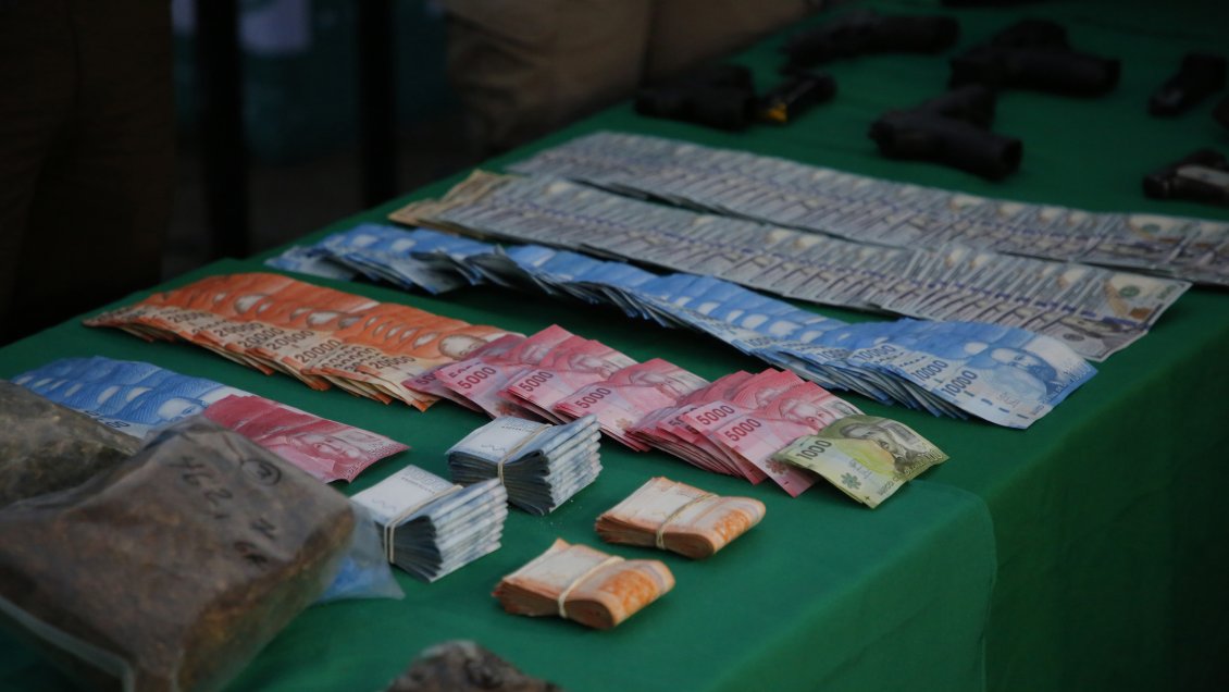 Drogas, armas y millonarios autos: Cae una de las bandas criminales más peligrosas de la Región Metropolitana