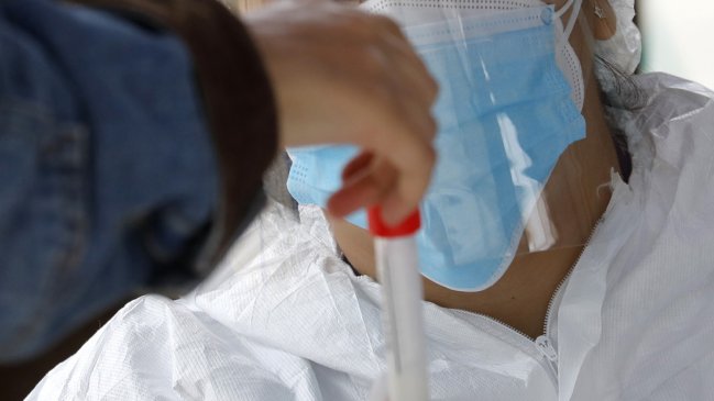 Casos diarios de Covid vuelven a bordear los 10.000 luego de tres semanas