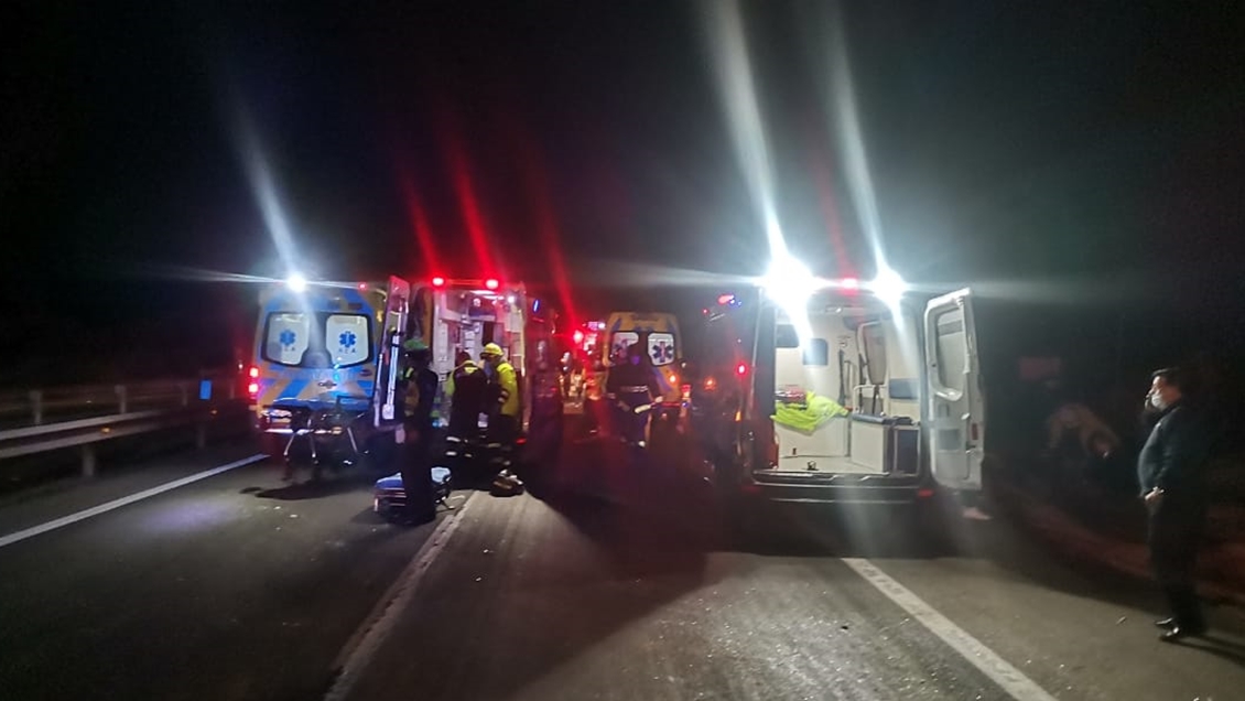 Colisión múltiple entre dos camiones y un bus dejó dos fallecidos en la Ruta 68