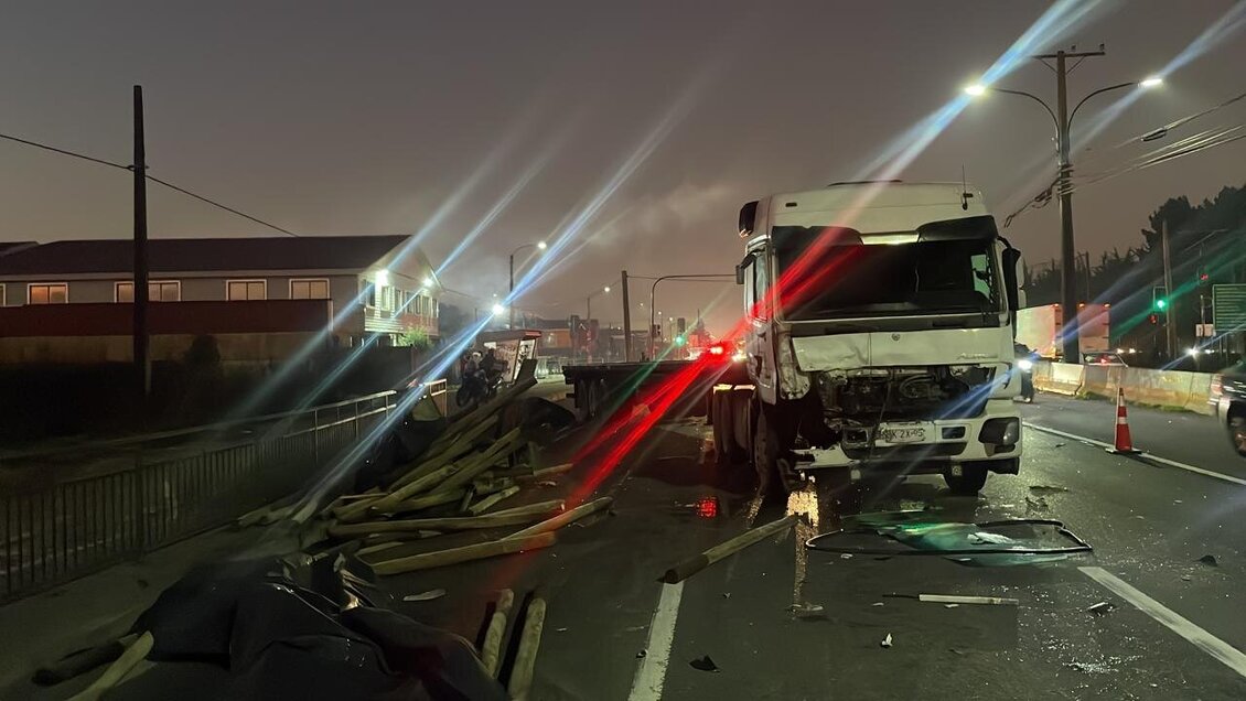 Tres personas que se movilizaban en carretón murieron al ser arrolladas por un camión