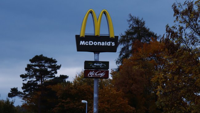 Disparan en el rostro a empleado de McDonald's por entregar unas papas fritas frías