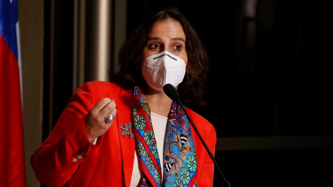 Grossman, Depolo, cónsul-Berger y Fiestas Patrias: Urrejola abordó en el Congreso las polémicas de Cancillería