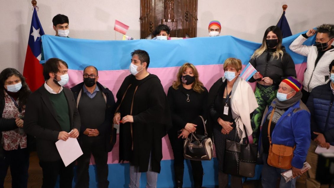 Presentan querella por muerte de mujer trans en Valparaíso: fue hallada quemada en la vía pública