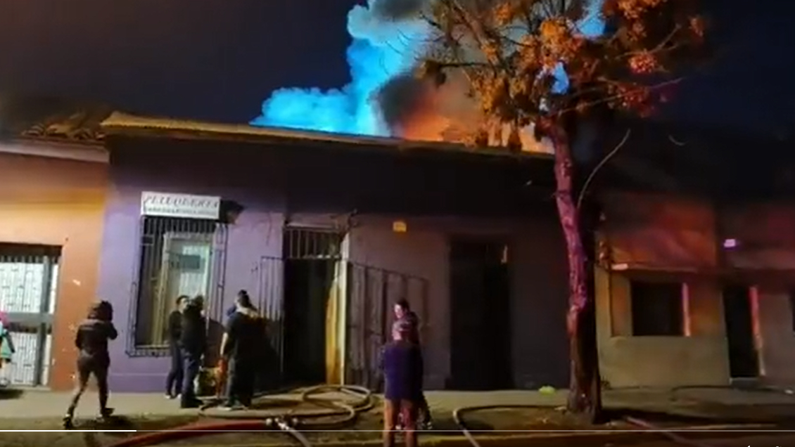 Al menos 15 damnificados dejó incendio en cité de Santiago Centro