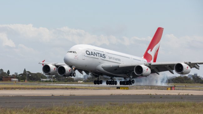 Qantas pide a sus gerentes que trabajen como operadores de equipaje