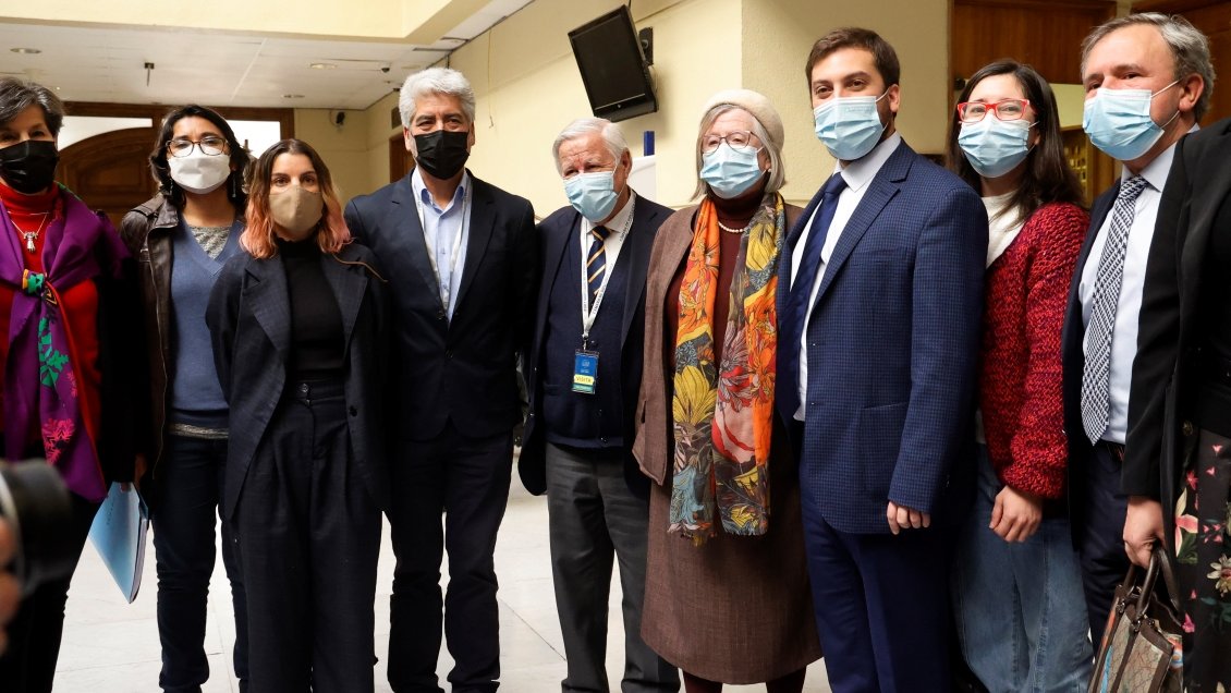 Parlamentarios se comprometieron con el padre de Antonia Barra a tipificar el 