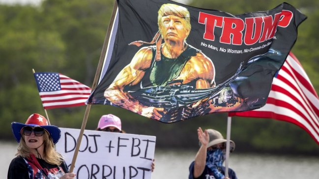 FBI se llevó una docena de cajas en el allanamiento a la mansión de Trump